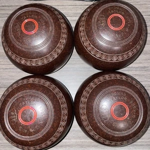 4x Antique Thomas Taylor Lignoid Lawn Bowls Size 2 Brown A95 M-K 505 With Bag - Bild 1 von 6