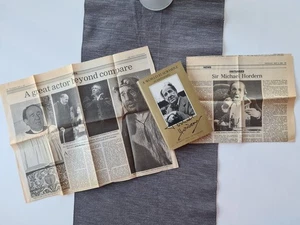 A World Elsewhere: An Autobiography by Sir Michael Hordern, Paperback + News Art - Picture 1 of 9