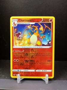 Pokémon JCC Charizard voltaje vívido 025/185 holo inverso raro - Imagen 1 de 2