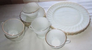 VINTAGE ANCHOR HOCKING FIRE KING WHITE MILK GLASS GOLDEN SHELL SWIRL 15 PC SET - Picture 1 of 4
