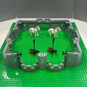 LEGO Castle Horses (4493) + Cannons (110) + Castle Walls 6066 60808 + MORE ! - Picture 1 of 11