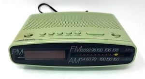 Soundesign AM/FM Alarm Clock Radio Model No. 3625-BBL China - Picture 1 of 10
