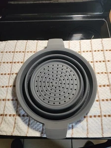Pampered Chef Collapsible Silicone Colander Strainer Steamer Insert Steel Rim - Picture 1 of 16