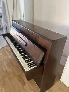 Pianoforte Verticale Petrof - Foto 1 di 12