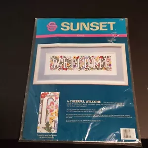 NUEVO/DE COLECCIÓN ~ Puesta de sol 1991 SIGNO DE BIENVENIDA Crewel 11066 - Una alegre bienvenida floral 18x6 - Imagen 1 de 2