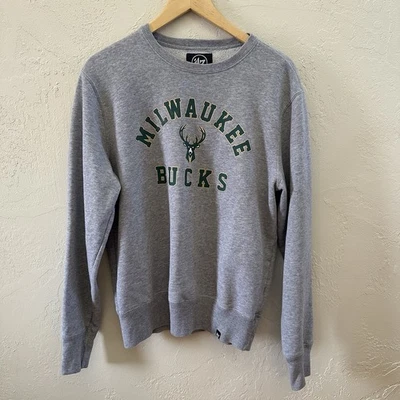 ’47 Marca Milwaukee Bucks Sudadera Cuello Redondo Gris Mediana Ropa Equipo NBA Foto 1 de 3