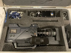 Panasonic DVCPRO AJ-D410AP Videokamera mit Canon YH19x6,7 KRS IX12 IF 19x - Bild 1 von 23