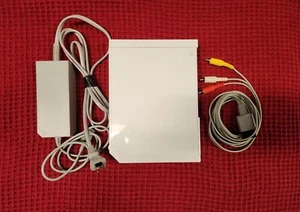 White Nintendo Wii RVL-001 Game Console Bundle Tested - Picture 1 of 11
