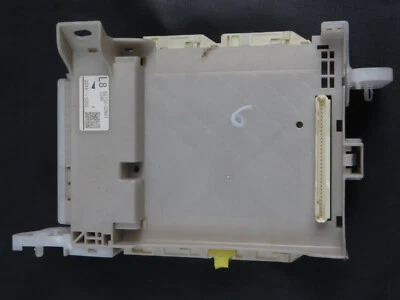 Centralina Toyota Yaris P13 82730-52M81 - Immagine 1 di 4