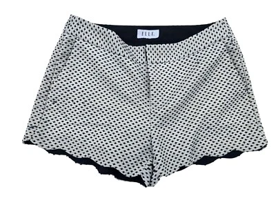 Pantalones cortos con dobladillo festoneado de cintura alta texturizados en blanco y negro talla 8 marca Elle Foto 1 de 4
