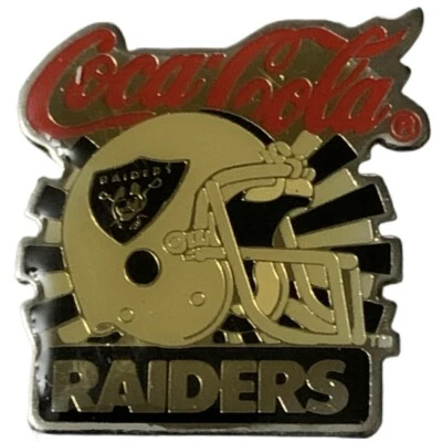 Broche lembrança capacete vintage Coca-Cola NFL Los Angeles Raiders - Imagem 1 de 2