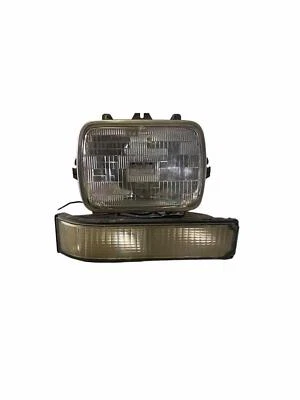 97 98 99 00 01 02 CHEVY PICKUP 3500 фара в сборе для правостороннего пассажира - Изображение 1 из 4