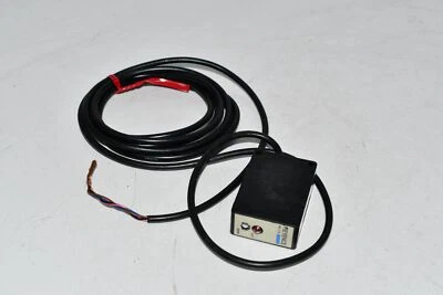 NEW Keyence PK-72 Fixed-Distance Photoelectric Sensor, Main Unit, Long-Distance  - Image 1 of 3