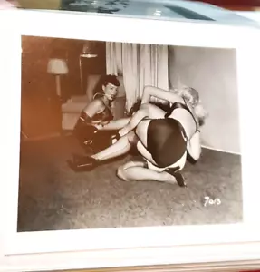 RARE BETTIE PAGE bound gagged VINTAGE 1950's 5 x 4 PHOTOGRAPH IRVING KLAW 7013 - Picture 1 of 2