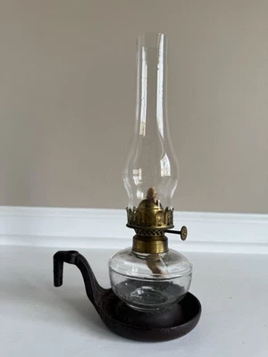 "Antigua lámpara de aceite de dedo de vidrio con placa de dedo de hierro fundido 12"" Pat.1870" Foto 1 de 4