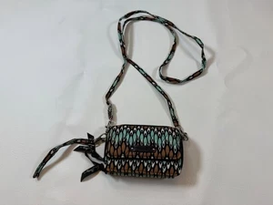 Cartera Bandolera Vera Bradley Patrón Sierra Stream Tela Acolchada, Retirada - Imagen 1 de 6