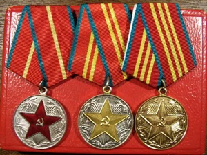 INSIGNIA ORIGINAL ANTIGUA RUSIA (M) - Imagen 1 de 2