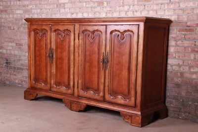 Century Furniture французский провинциальный резной ореховый сервант Credenza или барная кабина - Изображение 1 из 4