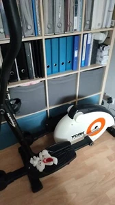 York performance 210 Cross Trainer - Picture 1 of 3