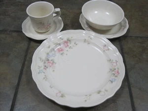 PFALTZGRAFF ~ 'TEA ROSE' ~ (5) PC. PLACE SETTING ~ NEW, OPEN BOX - Picture 1 of 6