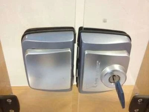 Mul-T-Lock High GL100D ¡SOLO CILINDRO INTERNO! -PARA PUERTA DE CRISTAL - Imagen 1 de 5