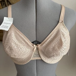 Neu mit Etikett Chantelle 1891 Minimizer-BH nude D-34  - Bild 1 von 13