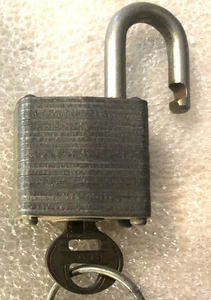 Vintage Master Lock Nr. 5 Vorhängeschlösser mit 4 Schlüsseln - geprüft/funktionstüchtig/gehärtet/Vorhängeschloss - Bild 1 von 8