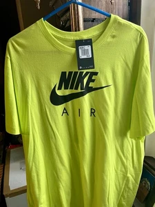 Nike Herren T-Shirt Weiß Neon Grün Kurzarm 2XL Neu. - Bild 1 von 3