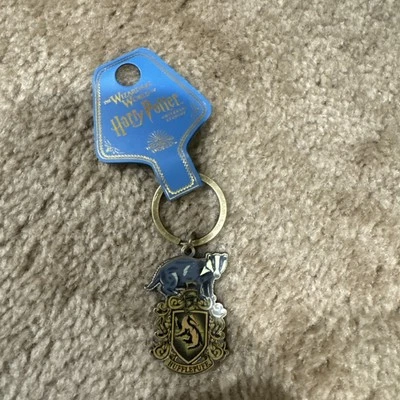 Wizarding World Harry Potter Hufflepuff Badger Keychain Universal Studios Metal - Image 1 of 2