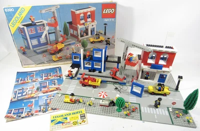 1979 LEGO Set 6390 LEGOLAND TOWN SYSTEM Main Street 100% Complete w/ Box - Image 1 of 4