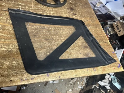 95-98 GEO TRACKER / SUZUKI SIDEKICK MEJOR PARTE SUPERIOR LH VENTANA SUPERIOR BLANDA Foto 1 de 4