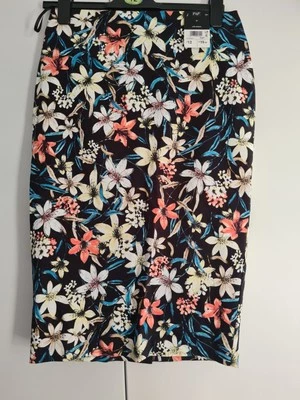 Ladies Summer Pencil Skirt Size 10 Brand New - Image 1 of 3