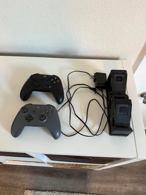 Mando xbox serie x s con estación de carga.  Foto 1 de 4