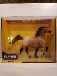 Breyer Mustang #1121 - Picture 1 of 5