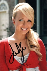 HOLLYOAKS: JORGIE PORTER 'THERESA McQUEEN' SIGNED 6x4 PORTRAIT PHOTO+COA *PROOF* - Foto 1 di 2