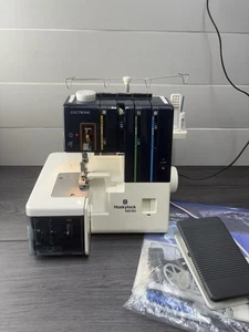 Husqvarna HUSKYLOCK 560 ED T Electronic SERGER Nähmaschine für Ersatzteile/Restaurat - Bild 1 von 7