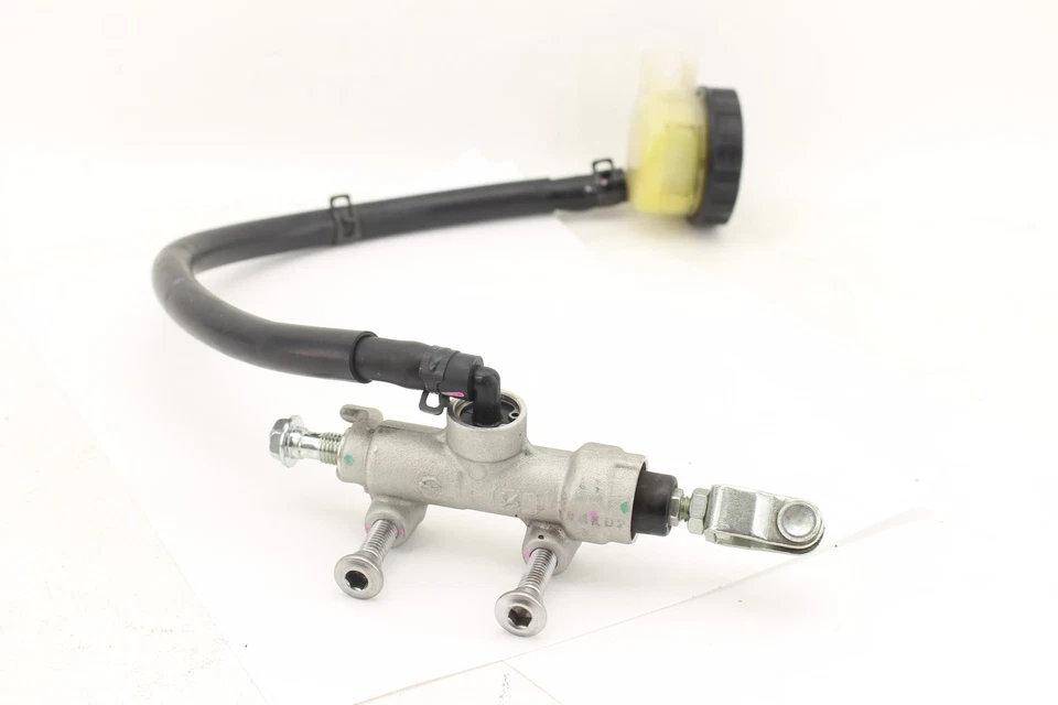 Kawasaki Ninja 650 Ex650A 2015 fabricante original freno trasero cilindro maestro depósito Foto 1 de 4