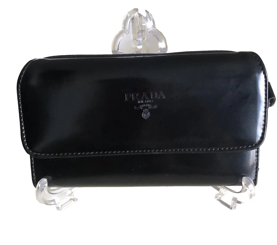 Cartera/Organizador PRADA Vintage Charol Triple con Cremallera en Esquina Foto 1 de 4