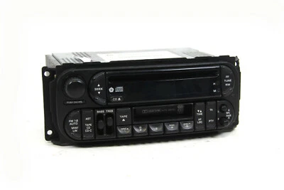 Autoradio Chrysler Jeep Grand Cherokee PT Cruiser P04858543 + Code *CD defekt - Bild 1 von 3