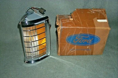 Lámpara de señal de giro/estacionamiento 1974 Ford LTD/Country Squire Station Wagon NOS LF Foto 1 de 4