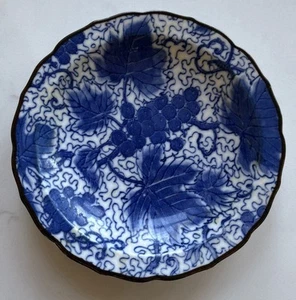 Japanese / oriental Small Bowl Maybe Hand Painted? Blue and White Dish - Picture 1 of 7
