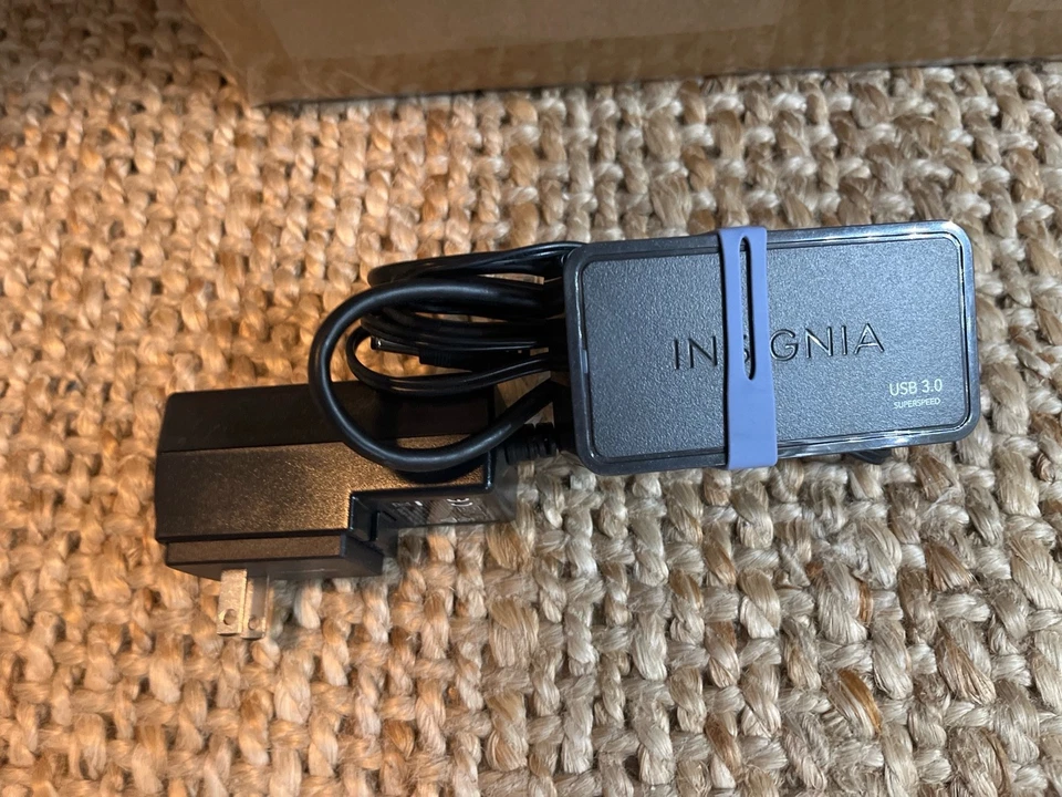 Insignia USB 3.0 Superspeed 4 Port Hub NS-PCH5431 with Power Supply - Image 1 of 1