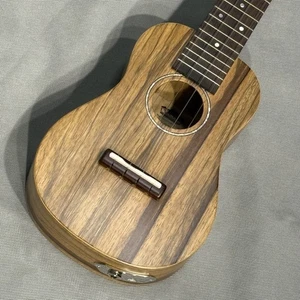 VOX VUP-33-SBL Built-in Pre Soprano Ukulele Black Limba Store Display - Picture 1 of 8