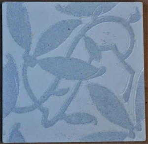 BELGIUM - ANTIQUE ART NOUVEAU MAJOLICA TILE C1900 - Picture 1 of 3