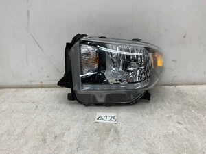 Faro halógeno lateral derecho para conductor Toyota Tundra 2014 2015 2016 2017 con DRL OEM - Imagen 1 de 8