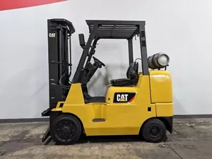 2019 CATERPILLAR GC35K 2 STAGE 7000LB CUSHION LPG FORKLIFT STK 13762 - Picture 1 of 11