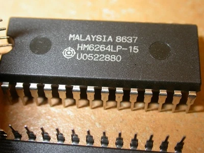 HM 6264 LP 15 CMOS memoria statica RAM 16K DIL24 pezzo di ricambio L#028-1 - Immagine 1 di 4