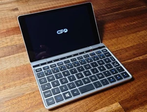 GPD Pocket 2 Mini Laptop M3-7Y30 8GB RAM 128GB eMMC Windows 10 Ultraportable - Picture 1 of 3