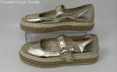 Steve Madden Niños Elsie Dorado Punta Cerrada Hebilla Alpargata Plana Talla 4 Foto 1 de 4