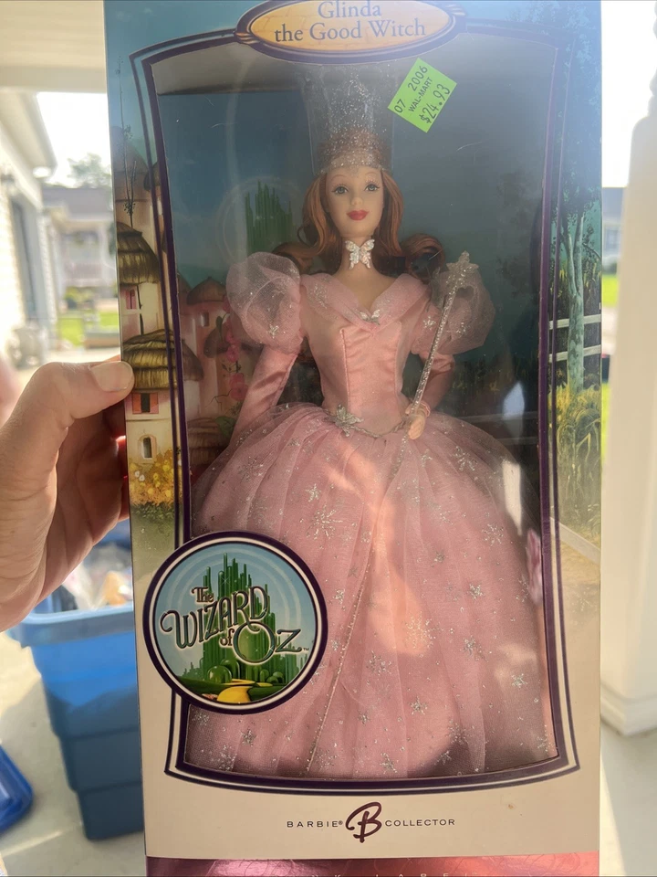 Muñeca Barbie Mattel Mago de Oz Glinda la Bruja Buena Etiqueta Rosa K8684 2006 Nueva en Caja Foto 1 de 1